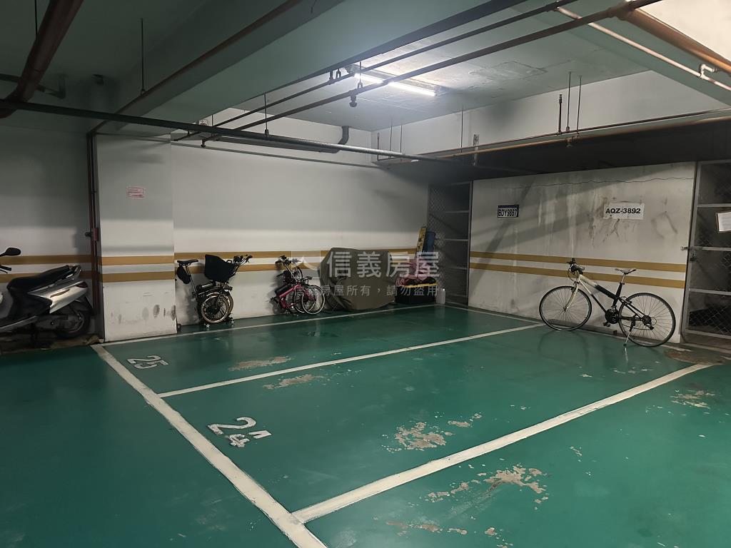 河堤當代國寶平面車位房屋室內格局與周邊環境