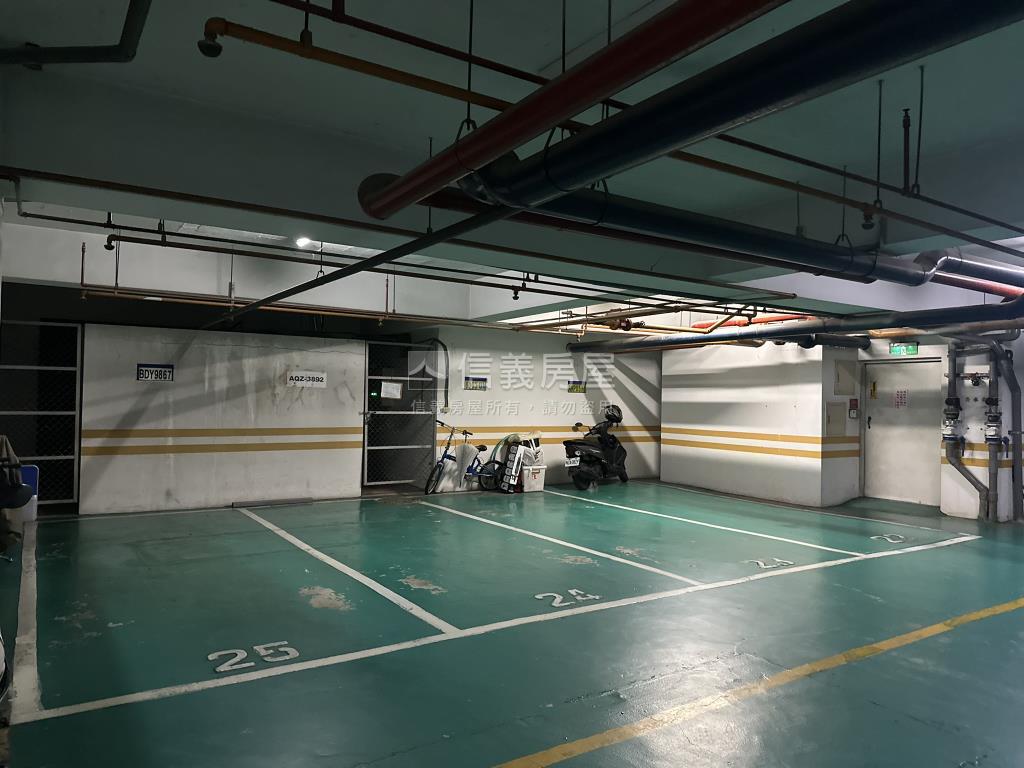 河堤當代國寶平面車位房屋室內格局與周邊環境