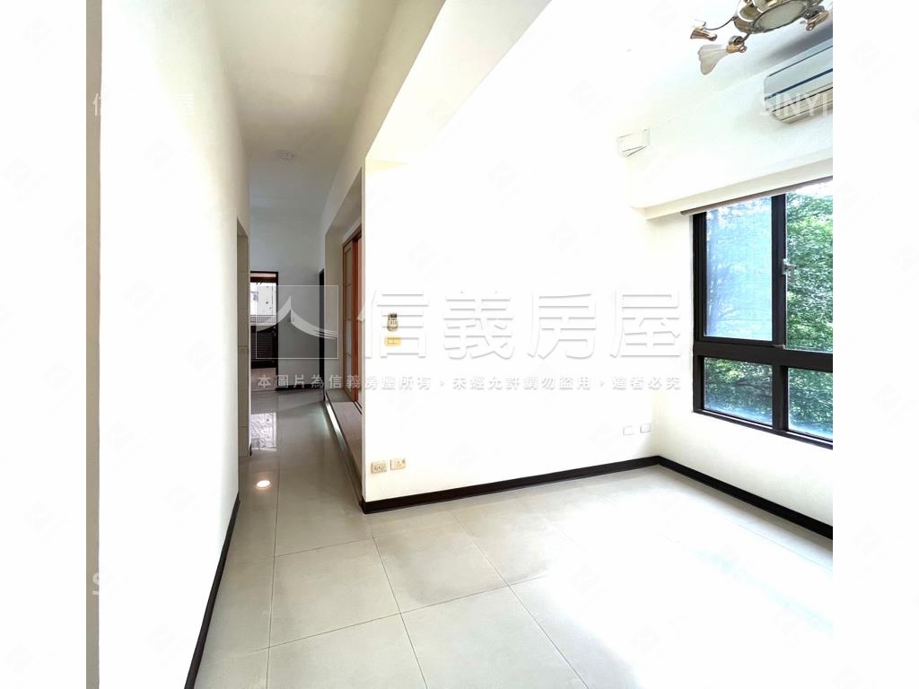 ★愛在歐洲★稀有兩房房屋室內格局與周邊環境