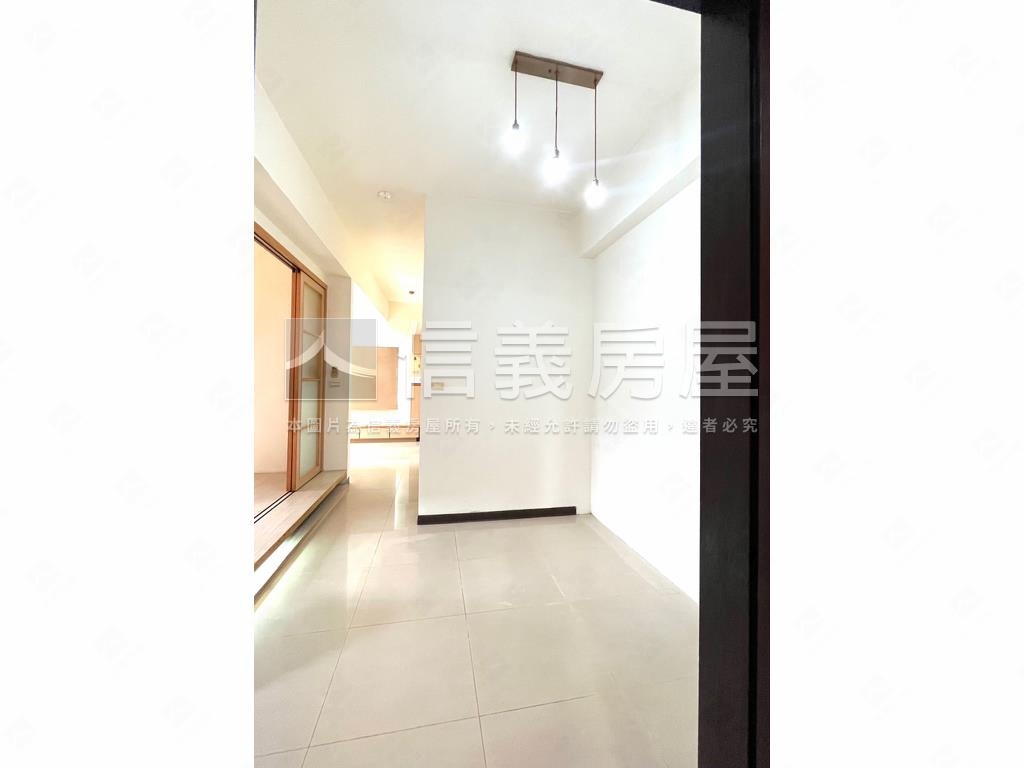 ★愛在歐洲★稀有兩房房屋室內格局與周邊環境