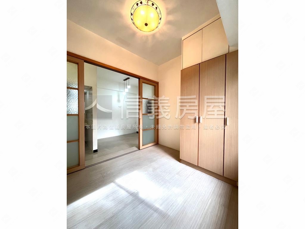 ★愛在歐洲★稀有兩房房屋室內格局與周邊環境
