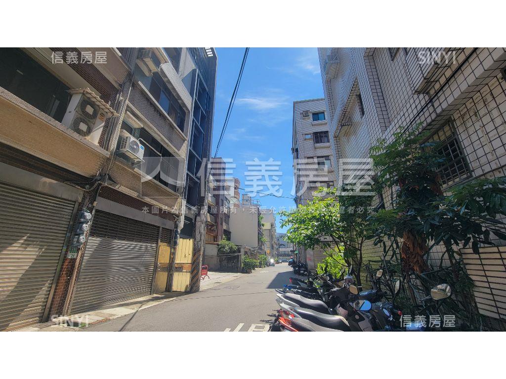近朝陽公園挑高住辦房屋室內格局與周邊環境
