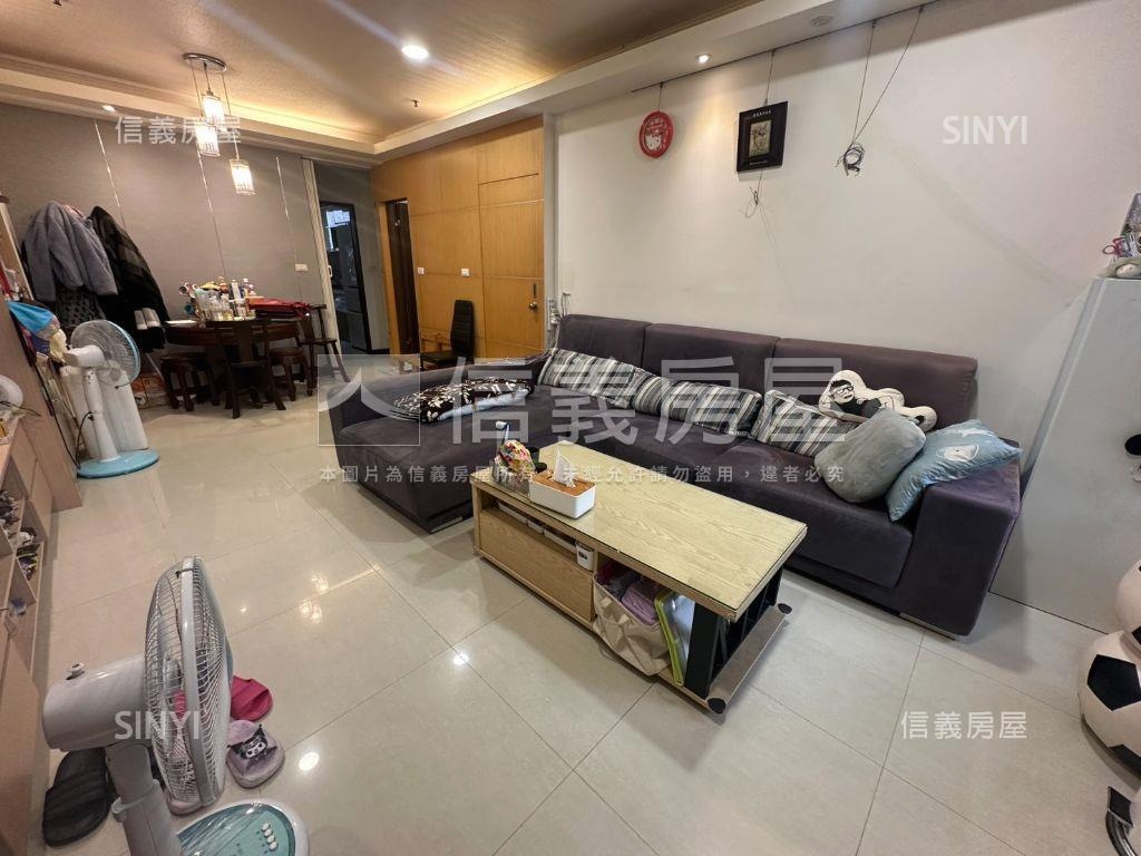 未來２１三房車位房屋室內格局與周邊環境