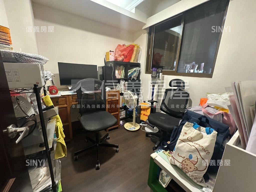 未來２１三房車位房屋室內格局與周邊環境