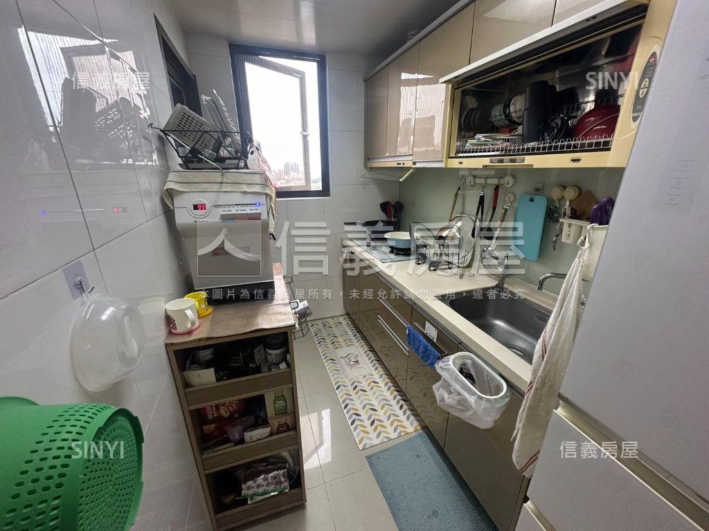 未來２１三房車位房屋室內格局與周邊環境