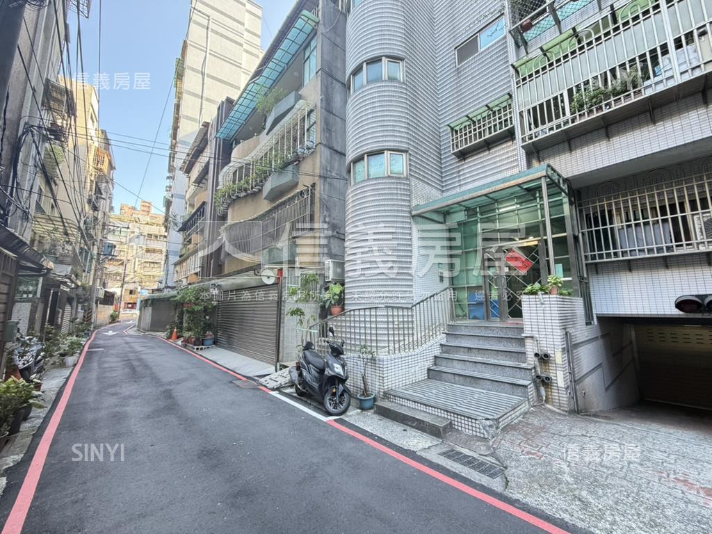 四號公園兩房兩衛加車位房屋室內格局與周邊環境