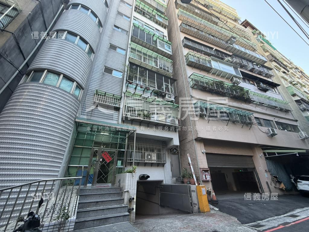 四號公園兩房兩衛加車位房屋室內格局與周邊環境