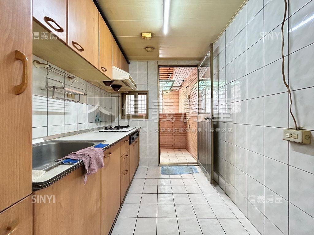 ☆生活京華四房採光好房屋室內格局與周邊環境