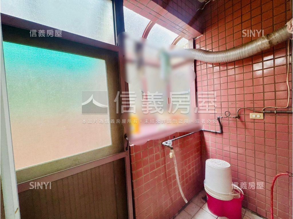 陽光山林明亮大地坪透天房屋室內格局與周邊環境