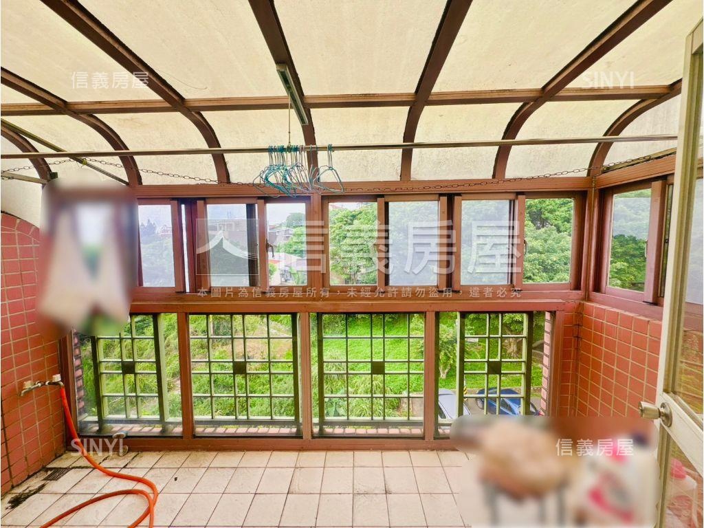 陽光山林明亮大地坪透天房屋室內格局與周邊環境
