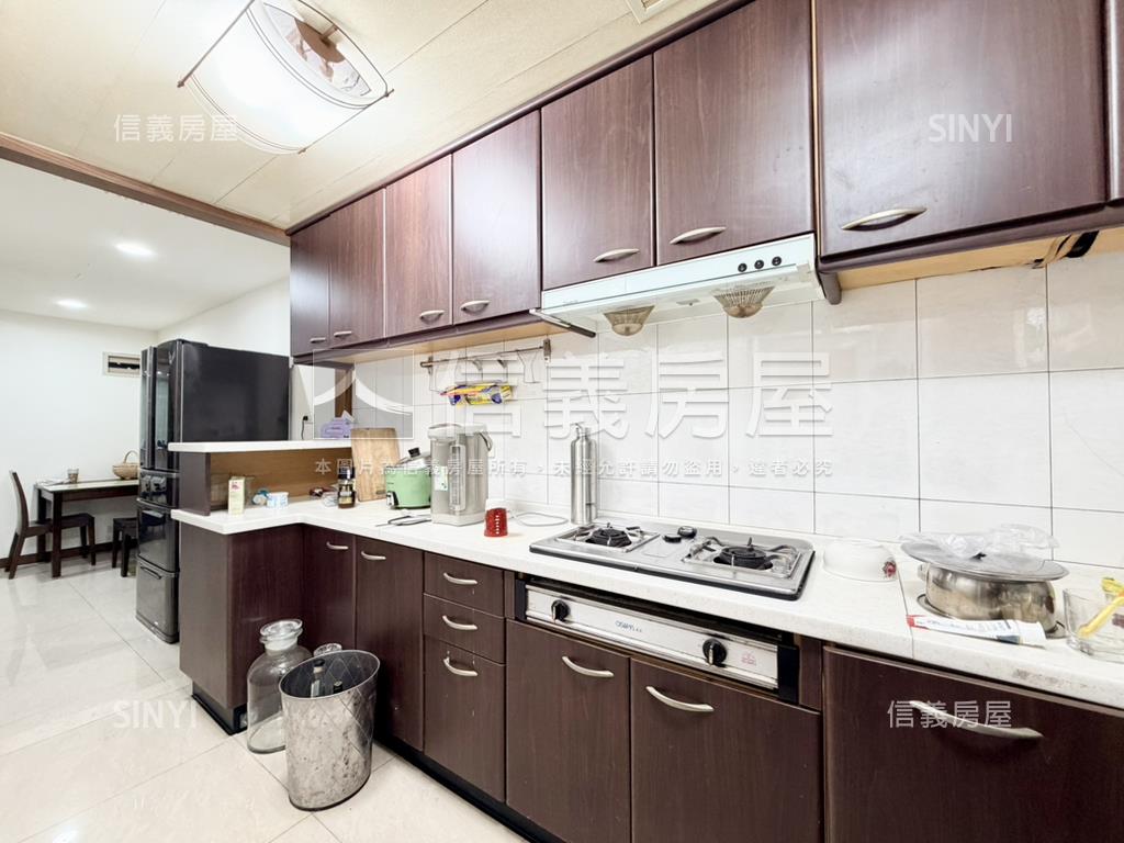 近竹林商圈公寓二樓房屋室內格局與周邊環境
