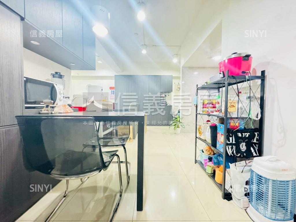 寓上樂灣河畔景觀三房車位房屋室內格局與周邊環境