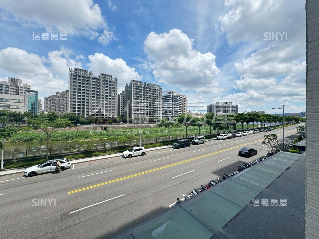 寓上樂灣河畔景觀三房車位房屋室內格局與周邊環境