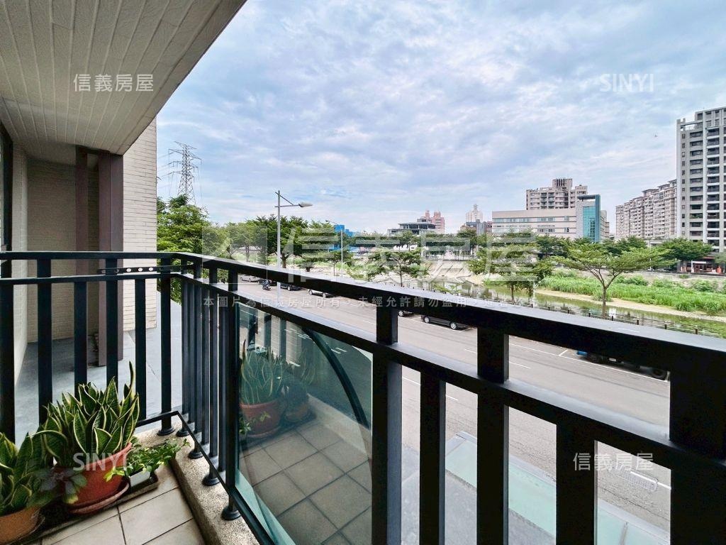 寓上樂灣河畔景觀三房車位房屋室內格局與周邊環境