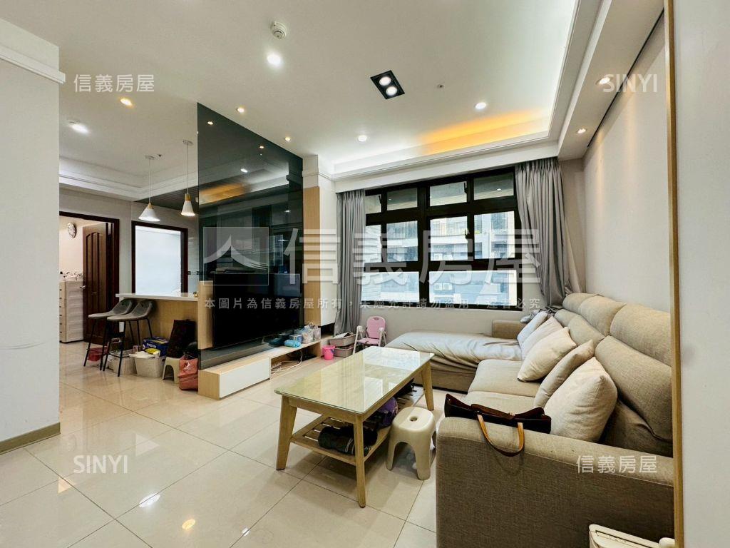 首購中路君邑富疆兩房車位房屋室內格局與周邊環境