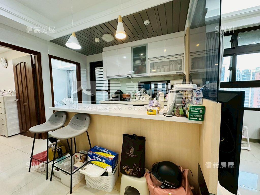 首購中路君邑富疆兩房車位房屋室內格局與周邊環境