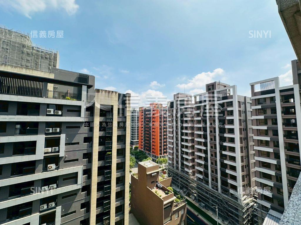 首購中路君邑富疆兩房車位房屋室內格局與周邊環境