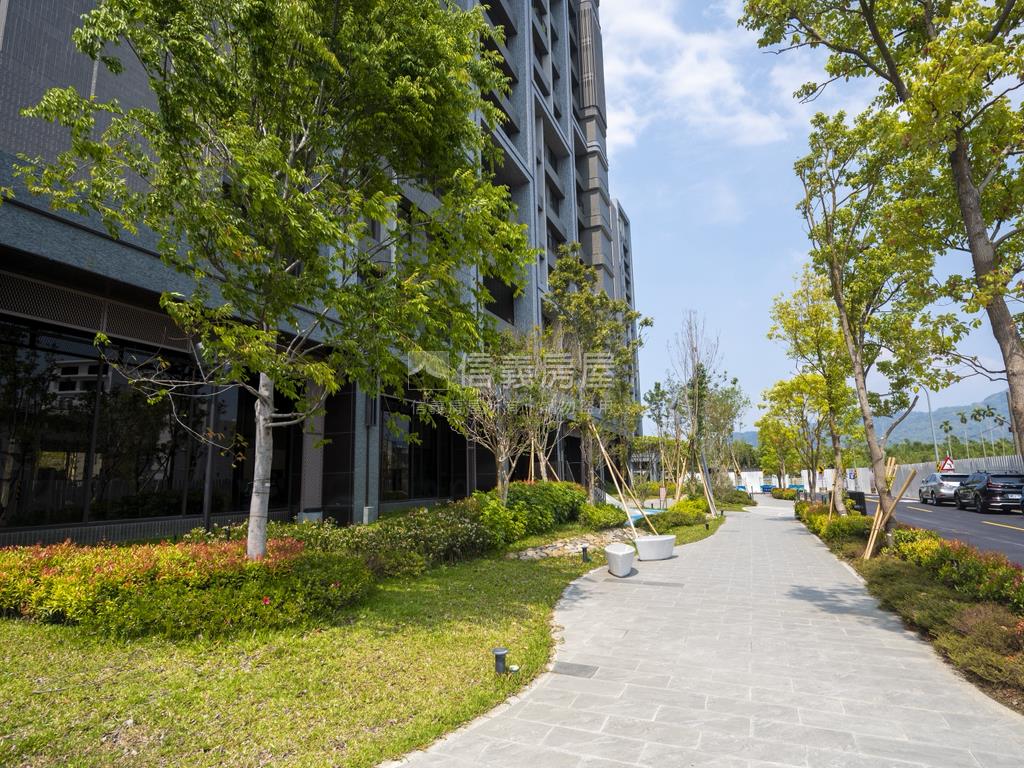 順天緮華全新交屋三房平車房屋室內格局與周邊環境