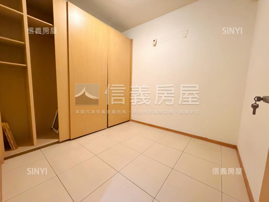 觀光街２樓美寓房屋室內格局與周邊環境