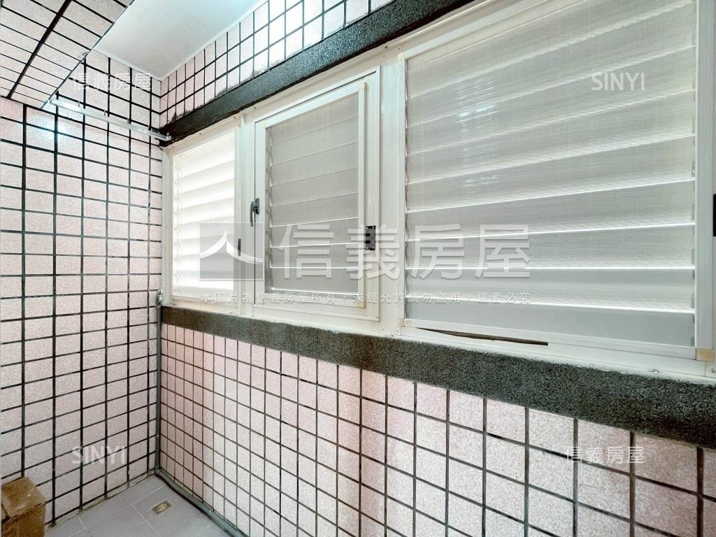西區．向親園四房＋車位房屋室內格局與周邊環境