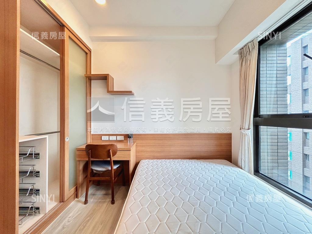 景觀全坤世紀館３＋１車位房屋室內格局與周邊環境