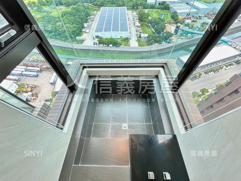 景觀全坤世紀館３＋１車位房屋室內格局與周邊環境