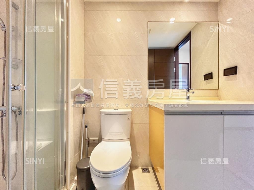景觀全坤世紀館３＋１車位房屋室內格局與周邊環境