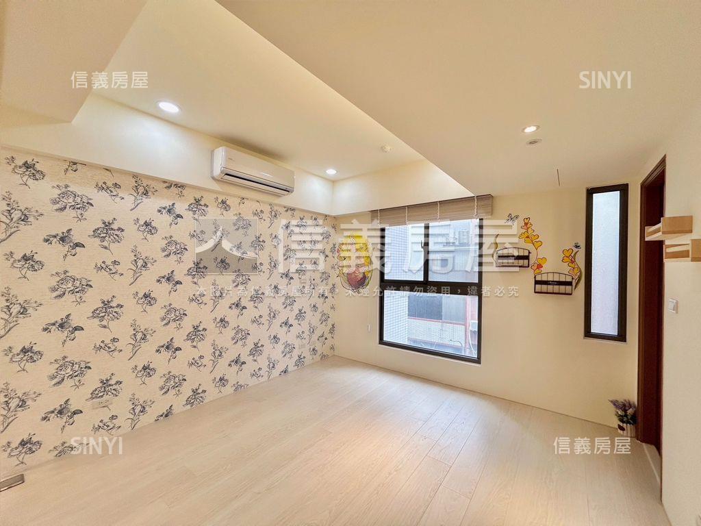 來看這間三民逸品溫馨平車房屋室內格局與周邊環境