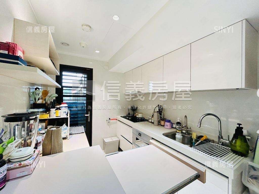 河景ＣＯＺＹ。精緻美屋房屋室內格局與周邊環境