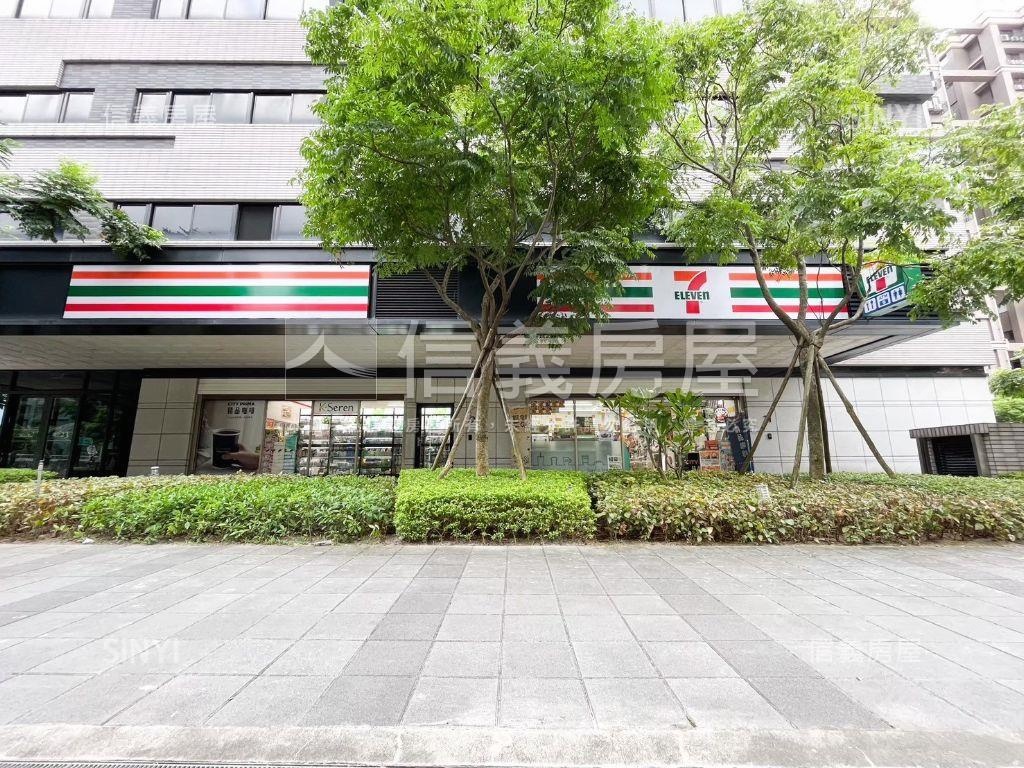 海洋都心景觀３房平面車位房屋室內格局與周邊環境