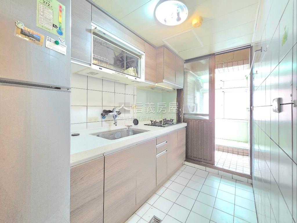 精華地點麗都３房房屋室內格局與周邊環境