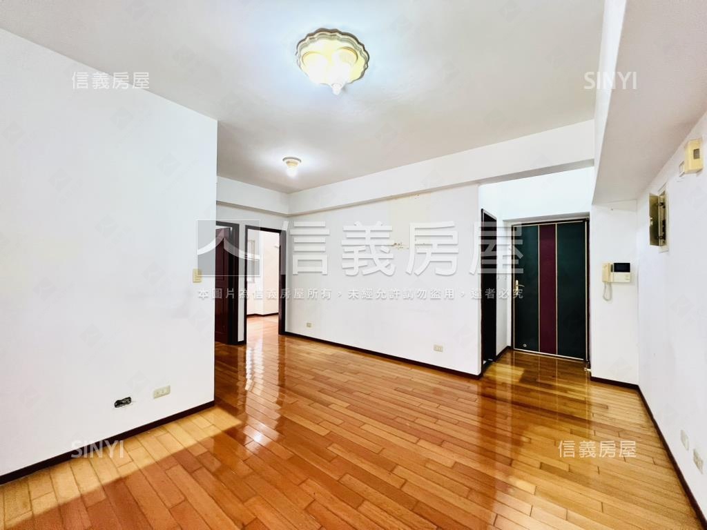 清新森活小資電梯兩房房屋室內格局與周邊環境