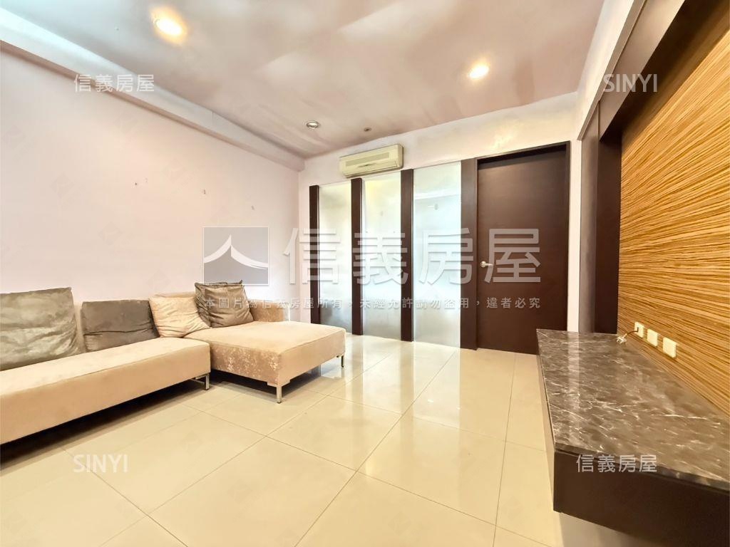 西門捷運一房一廳套房房屋室內格局與周邊環境