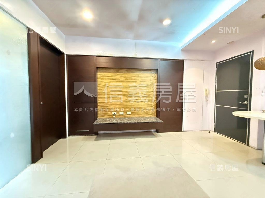 西門捷運一房一廳套房房屋室內格局與周邊環境