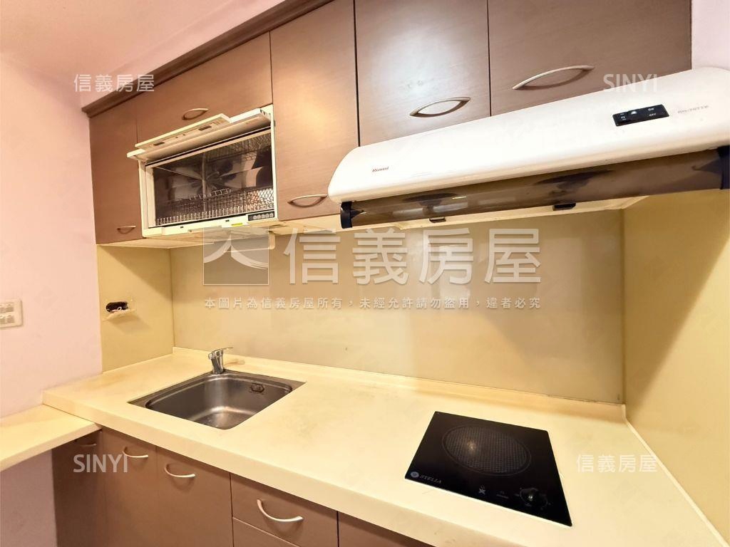 西門捷運一房一廳套房房屋室內格局與周邊環境