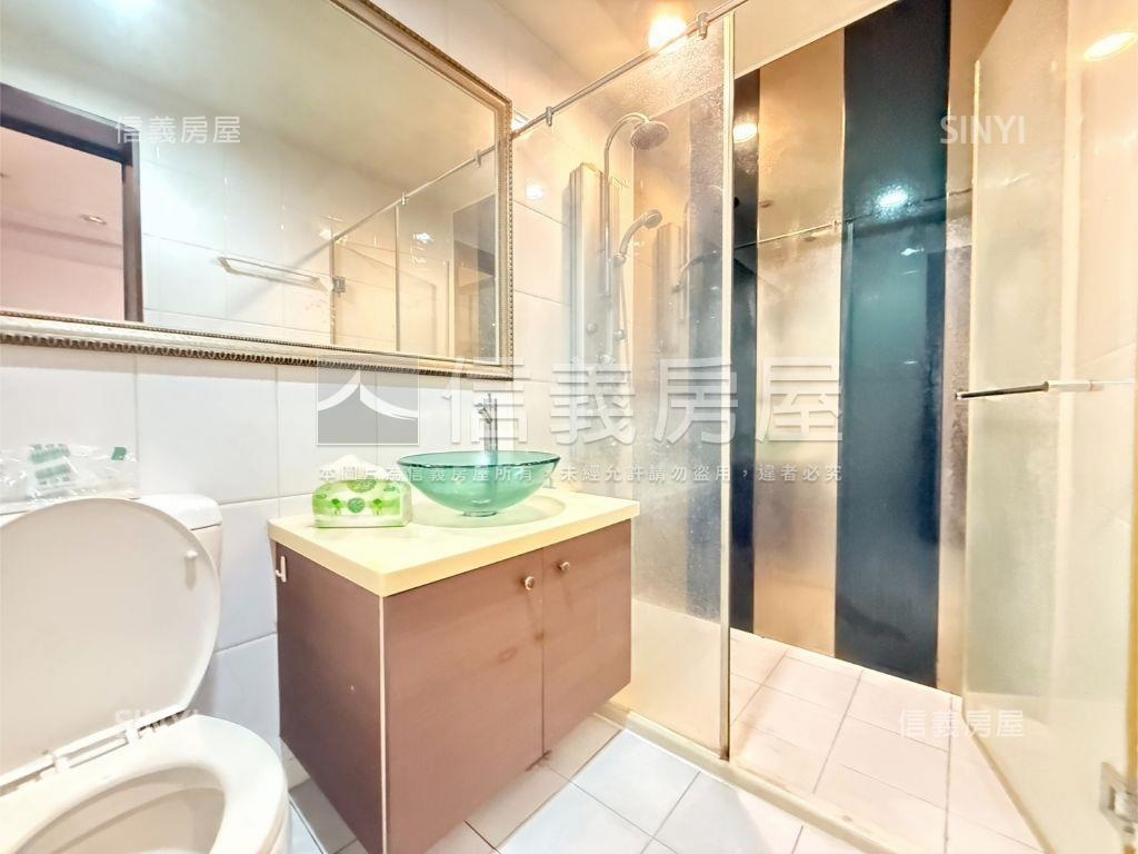 西門捷運一房一廳套房房屋室內格局與周邊環境