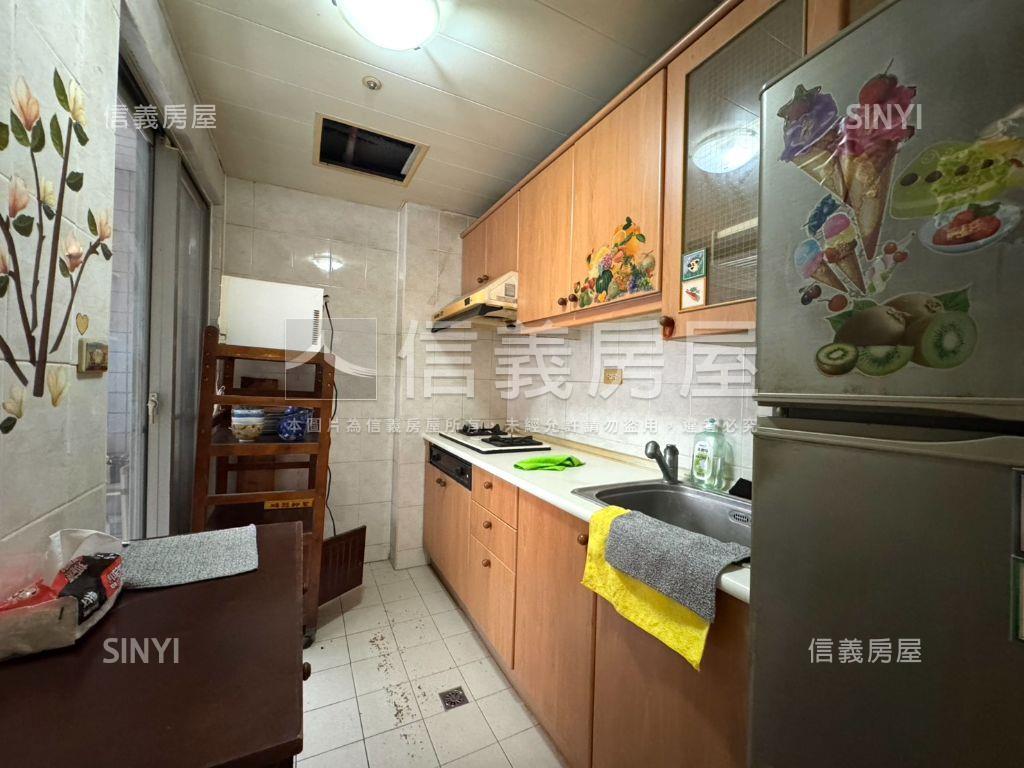 力霸質感兩房車位房屋室內格局與周邊環境