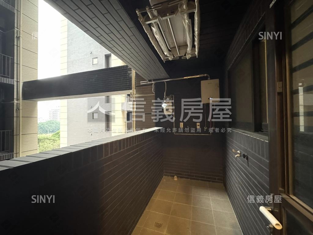 皇普三房車位美宅房屋室內格局與周邊環境