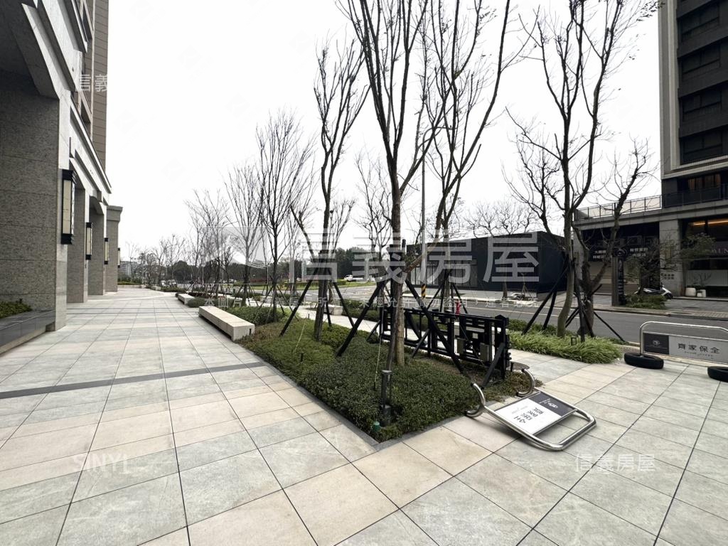 皇普三房車位美宅房屋室內格局與周邊環境