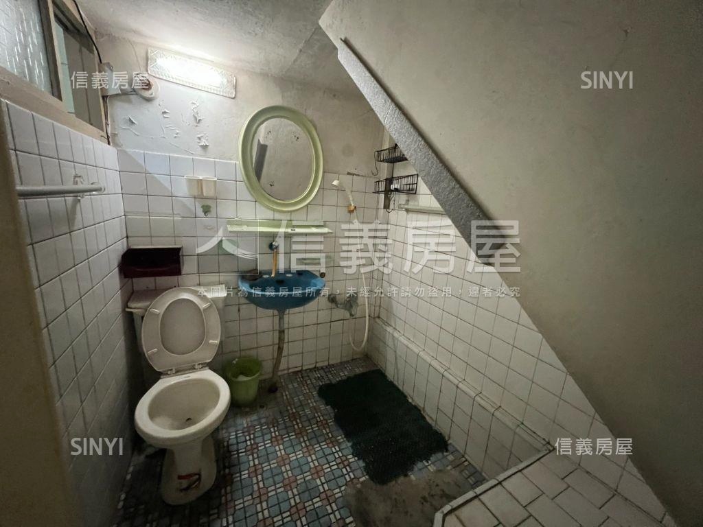 草屯鬧中取靜退休宅房屋室內格局與周邊環境