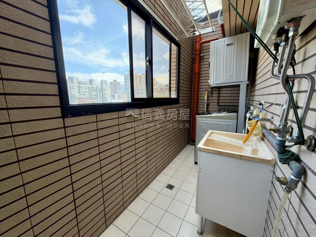 天域稀有樓中樓大空間房屋室內格局與周邊環境