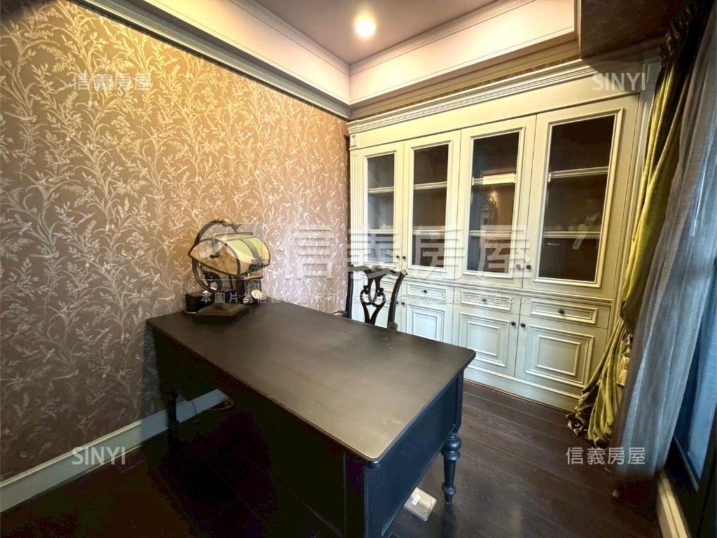 由鉅藏玉高樓裝潢戶房屋室內格局與周邊環境