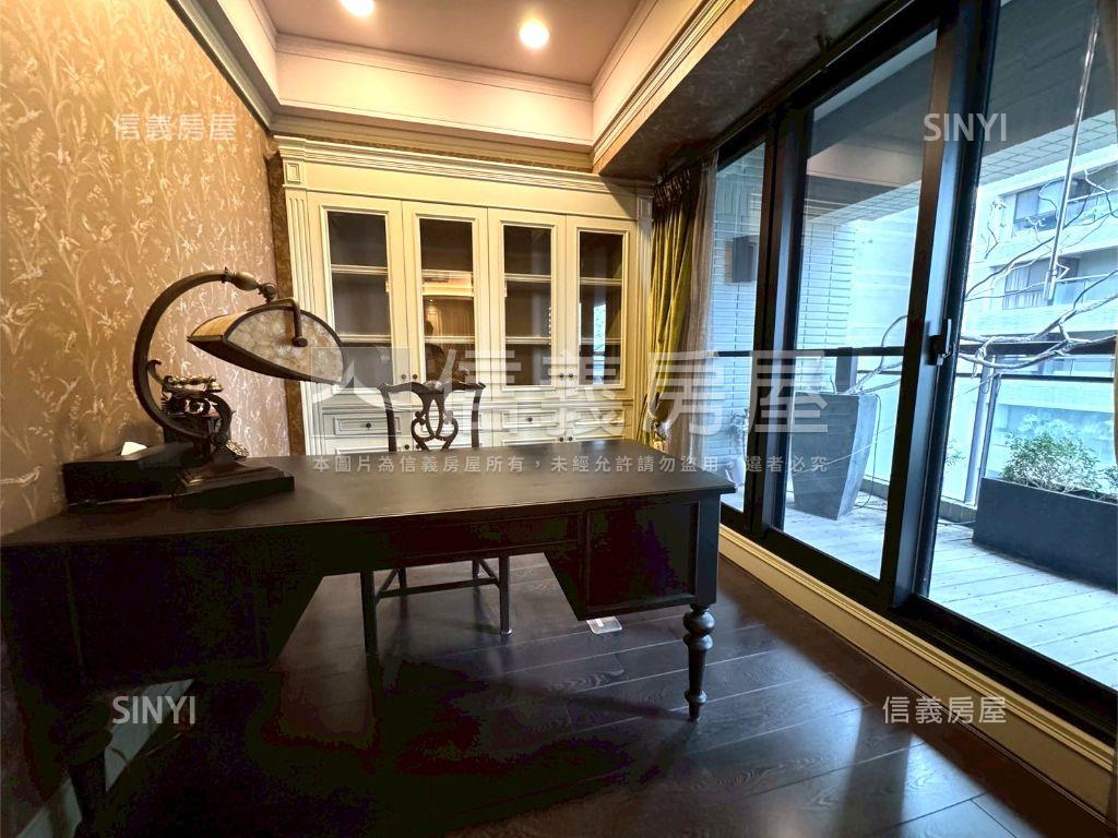 由鉅藏玉高樓裝潢戶房屋室內格局與周邊環境