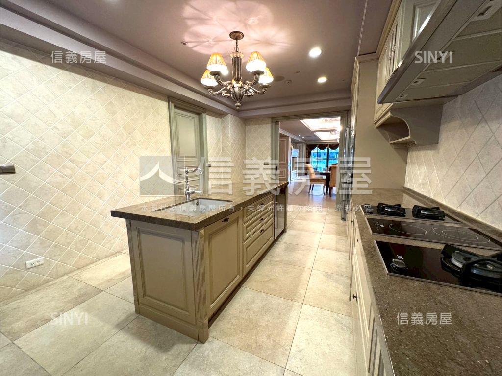 由鉅藏玉高樓裝潢戶房屋室內格局與周邊環境