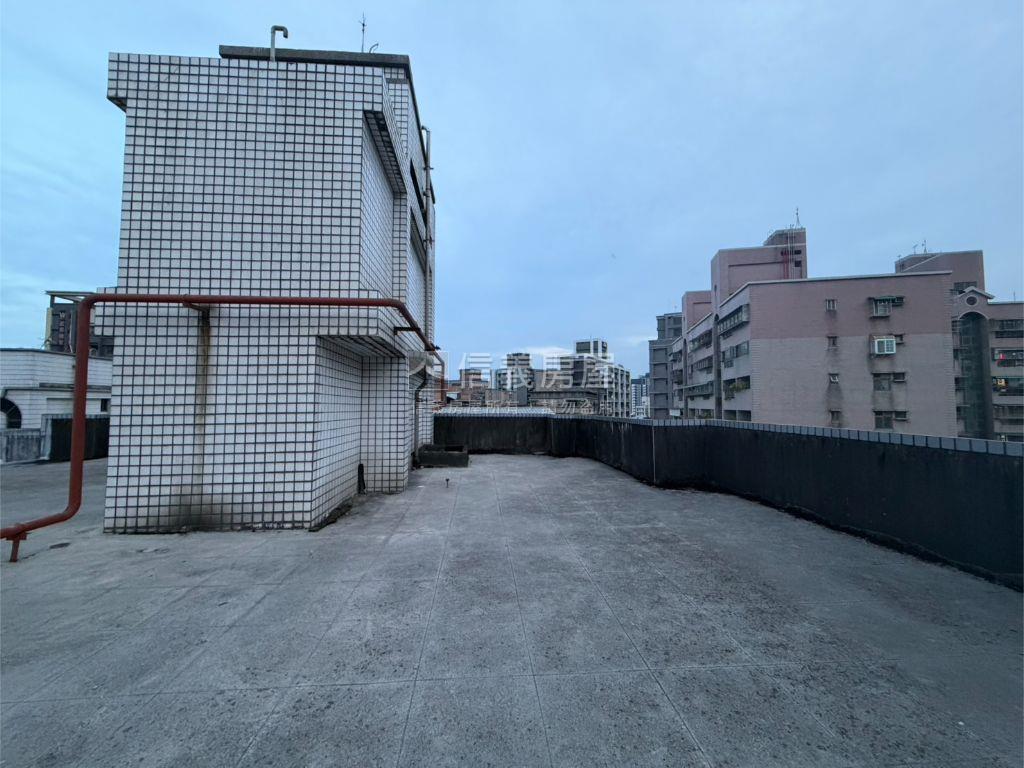 鬧中取靜面公園景觀大三房房屋室內格局與周邊環境