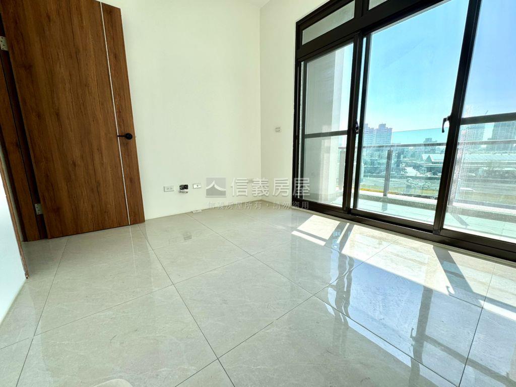 近水湳全新臨路別墅房屋室內格局與周邊環境