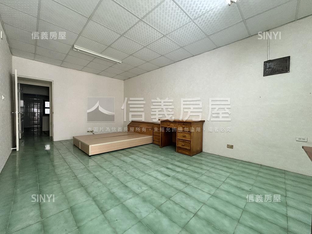 民有街‧復古透天房屋室內格局與周邊環境