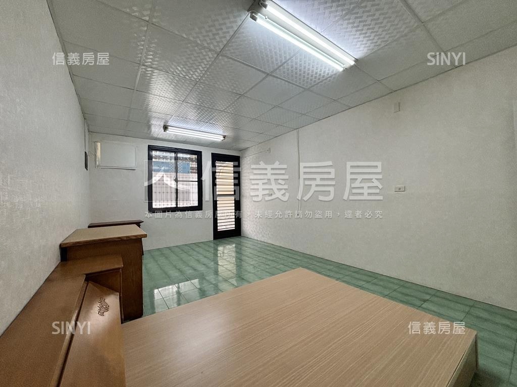 民有街‧復古透天房屋室內格局與周邊環境