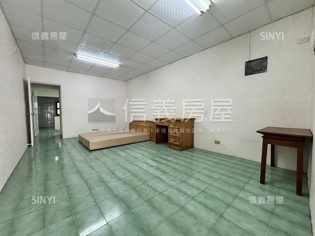 民有街‧復古透天房屋室內格局與周邊環境
