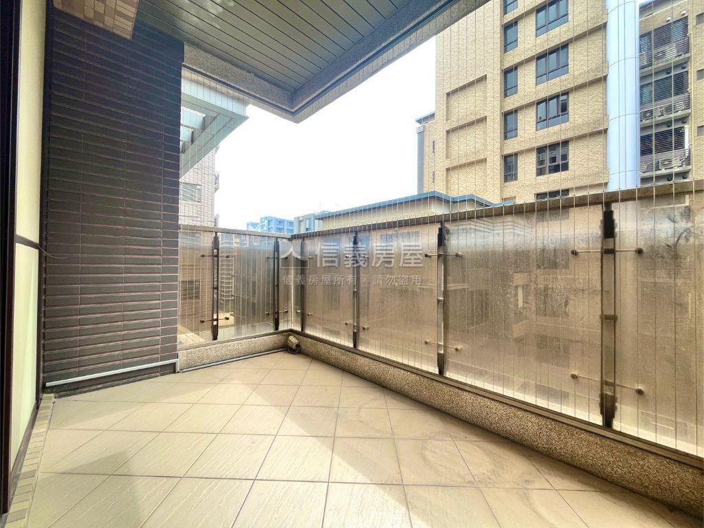 上品苑高樓制震三房雙車位房屋室內格局與周邊環境